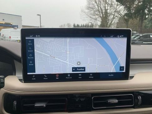 Used 2022 Lincoln Nautilus FWD w/ Premium Package image 21