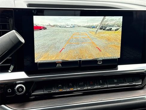 Used 2025 GMC Sierra 1500 SLT image 4