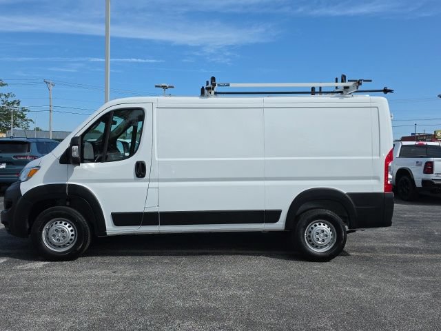 Used 2025 RAM ProMaster 2500 w/ Safety Group FWD image 2