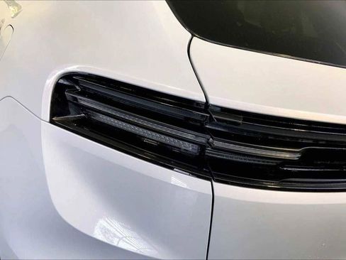 New 2025 Porsche Macan Electric image 70