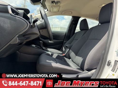 Used 2025 Toyota Corolla LE image 26