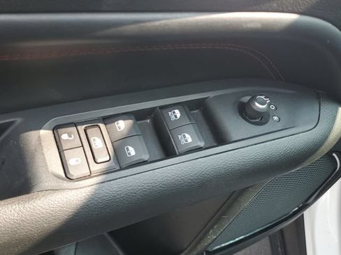 Used 2022 Jeep Compass Trailhawk AWD/4WD image 16