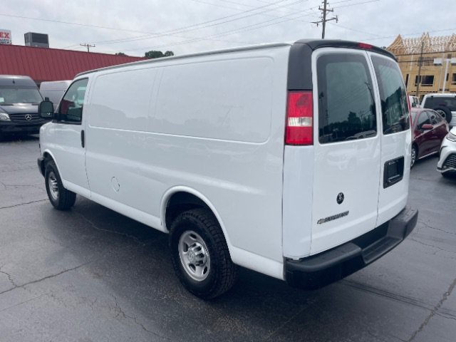 Used 2020 Chevrolet Express 2500 RWD image 4