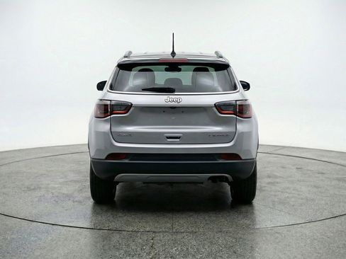 Used 2025 Jeep Compass Limited image 7