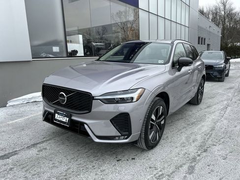 New 2026 Volvo XC60 B5 Plus w/ Climate Package image 4