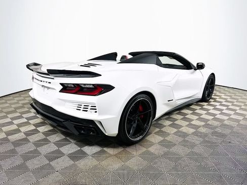 Used 2025 Chevrolet Corvette E-Ray AWD/4WD image 4