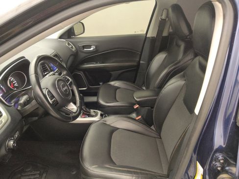 Used 2018 Jeep Compass Latitude FWD image 17