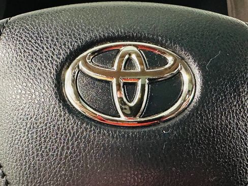 Used 2016 Toyota RAV4 XLE image 17