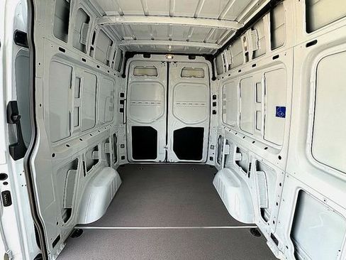 Used 2025 Mercedes-Benz Sprinter 2500 image 14