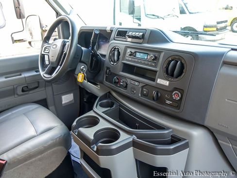 Used 2022 Ford E-350 and Econoline 350 Super Duty RWD image 21