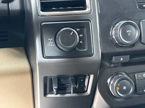 Used 2017 Ford F250 XLT w/ XLT Value Package image 28