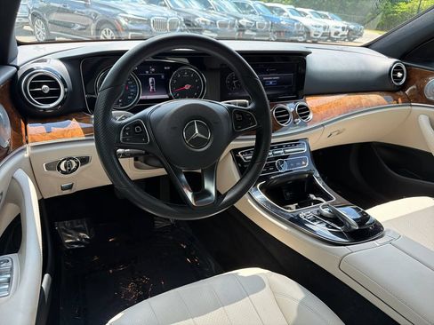 Used 2018 Mercedes-Benz E 300 image 22