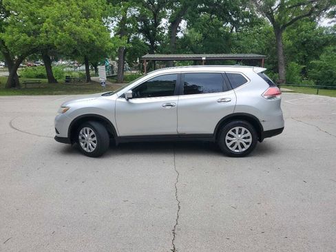 Used 2015 Nissan Rogue S image 3