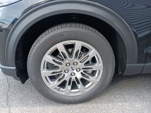 New 2026 Ford Explorer Platinum image 10