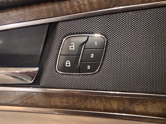 Used 2019 Lincoln Nautilus Select w/ Cargo Utility Package FWD image 30