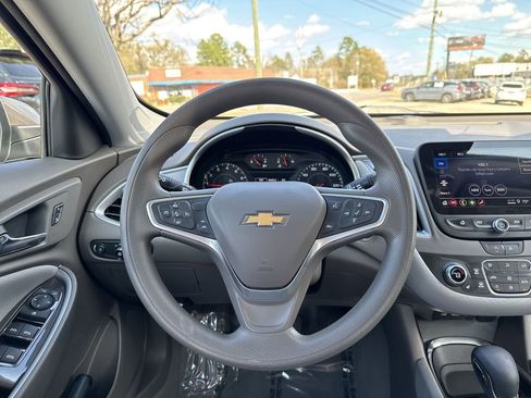 Used 2023 Chevrolet Malibu LT image 14