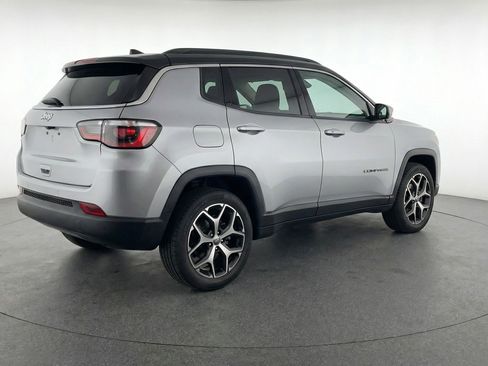 Used 2025 Jeep Compass Limited image 9