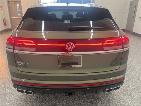 New 2026 Volkswagen Atlas Cross Sport SEL Premium R-Line AWD/4WD image 4