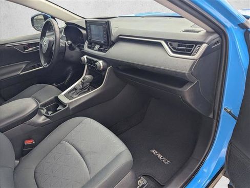 Certified 2021 Toyota RAV4 XLE w/ Convenience Package FWD image 21