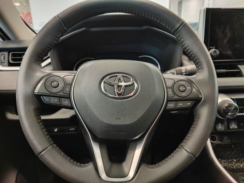 Used 2025 Toyota RAV4 XLE w/ Convenience Package AWD/4WD image 15