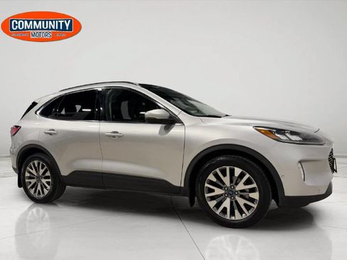 Used 2020 Ford Escape Titanium w/ Titanium Premium Package 2.0 AWD/4WD image 10