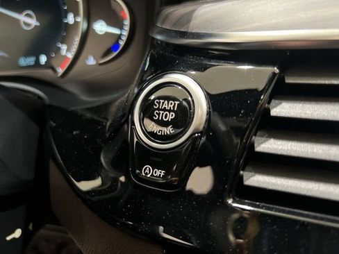 Used 2018 BMW 540i xDrive AWD/4WD image 16