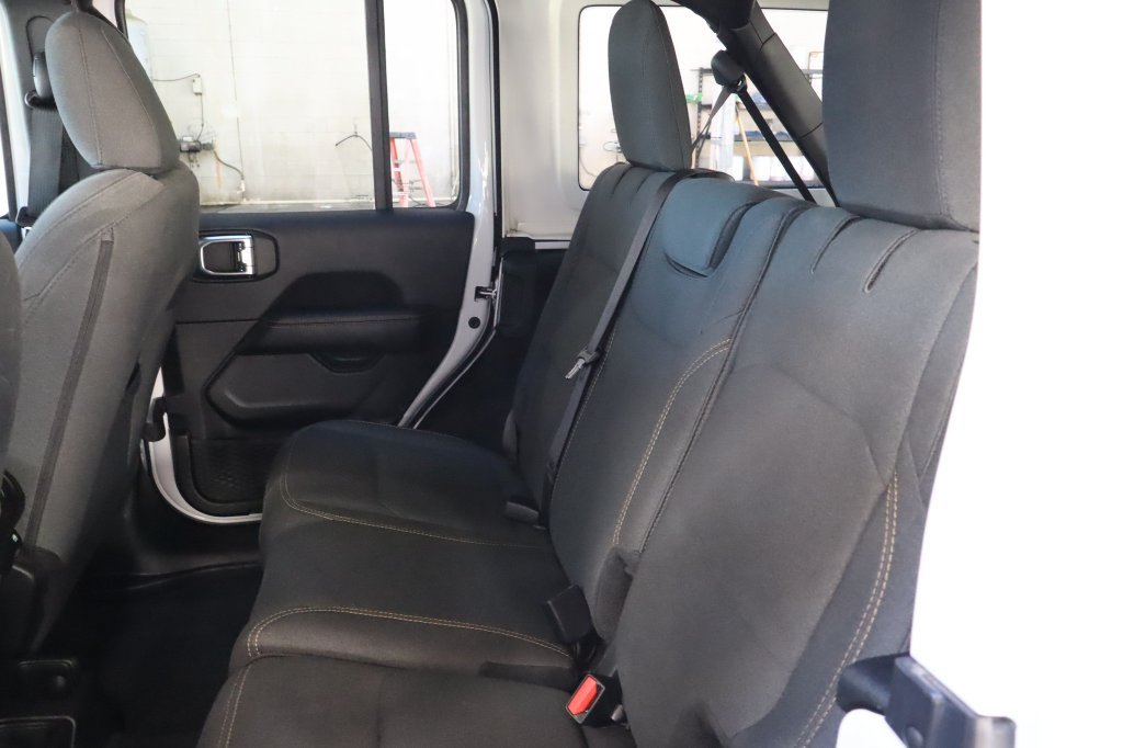 Used 2026 Jeep Wrangler Unlimited Sahara AWD/4WD image 35