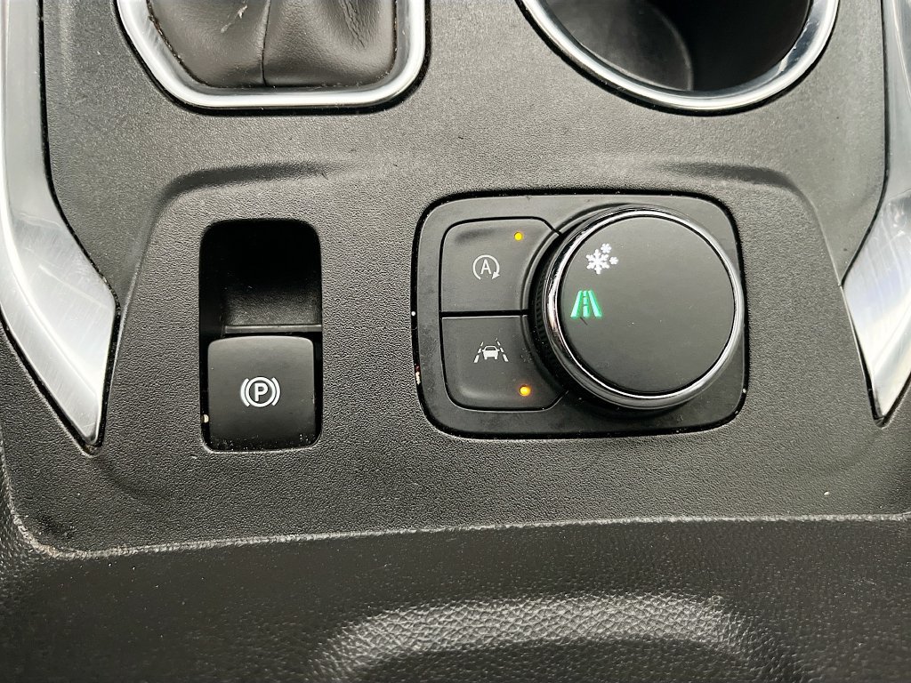 Used 2023 Chevrolet Traverse LT FWD image 20
