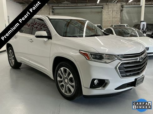 Used 2021 Chevrolet Traverse Premier image 3