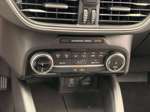 Certified 2022 Ford Escape SE AWD/4WD image 10