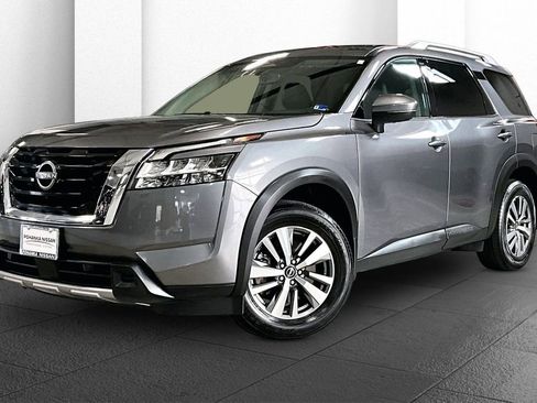 Certified 2023 Nissan Pathfinder SL image 12