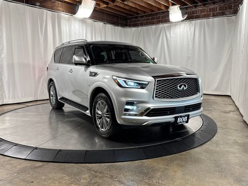 Used 2018 INFINITI QX80 4WD w/ Driver Assistance Package image 10
