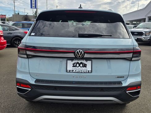 New 2025 Volkswagen Taos SE image 5