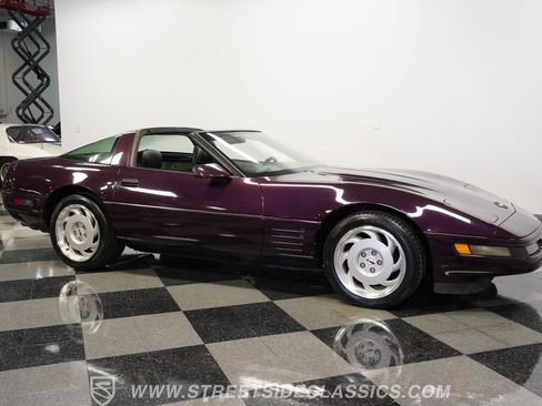 Used 1992 Chevrolet Corvette Coupe image 15