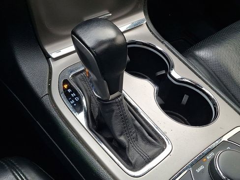 Used 2019 Jeep Grand Cherokee Limited w/ Luxury Group II image 17