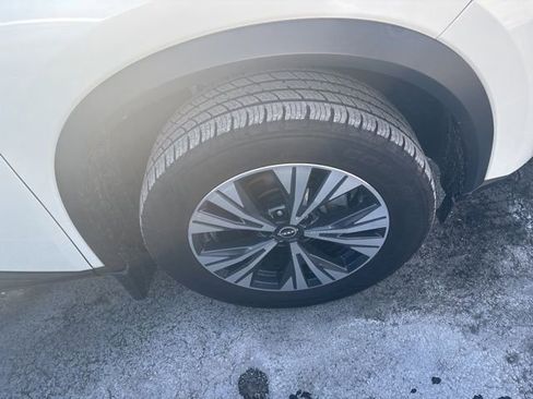 Used 2023 Nissan Rogue SV image 7