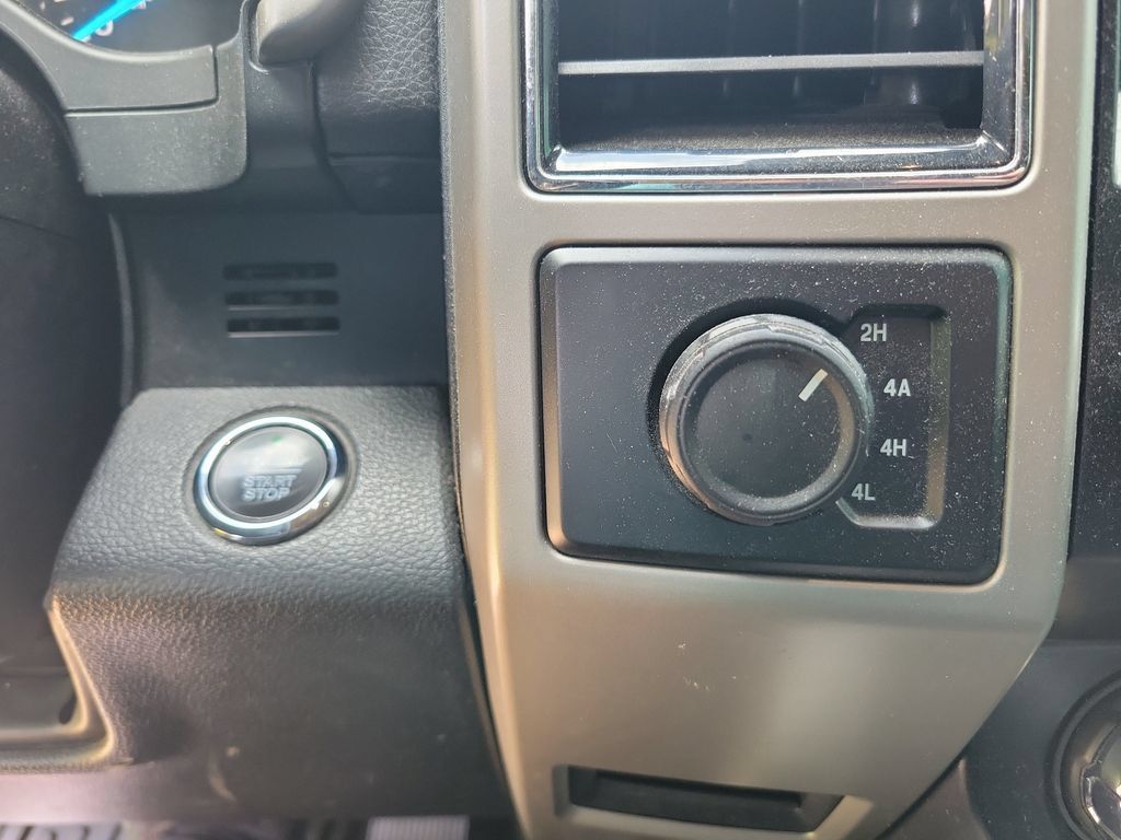 Used 2020 Ford F150 Lariat AWD/4WD image 19