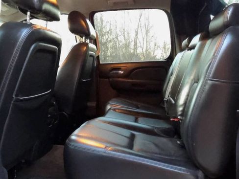 Used 2011 Chevrolet Avalanche LT w/ Luxury Package image 11