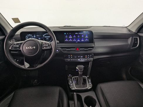 Used 2024 Kia Seltos EX FWD image 13
