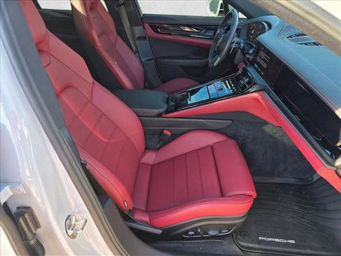 Used 2024 Porsche Panamera image 22