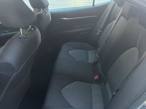 Used 2018 Toyota Camry LE image 12