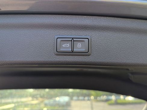 New 2025 Audi Q3 2.0T Premium image 29