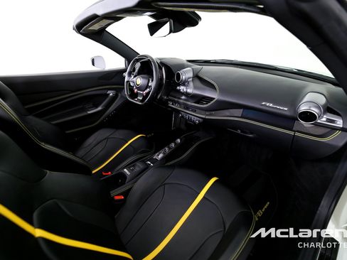 Used 2021 Ferrari F8 Tributo RWD image 22