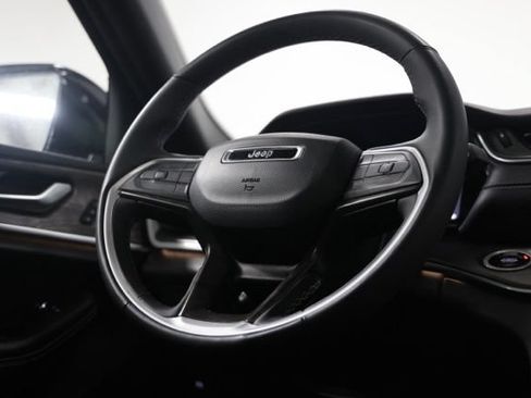Used 2024 Jeep Grand Cherokee L Limited w/ Luxury Tech Group II AWD/4WD image 38