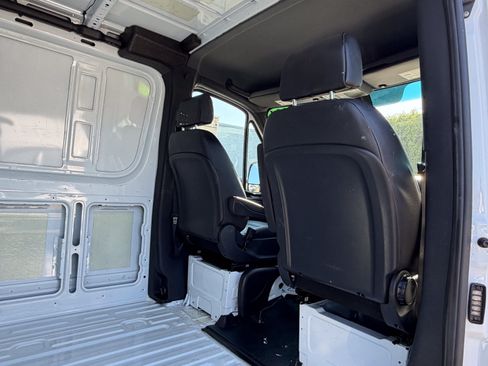 Used 2024 Mercedes-Benz Sprinter 2500 image 11