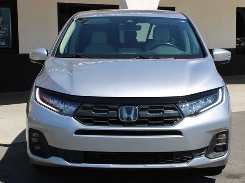 Used 2025 Honda Odyssey EX-L image 2
