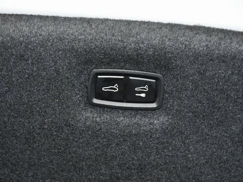 Used 2022 Porsche Taycan image 56