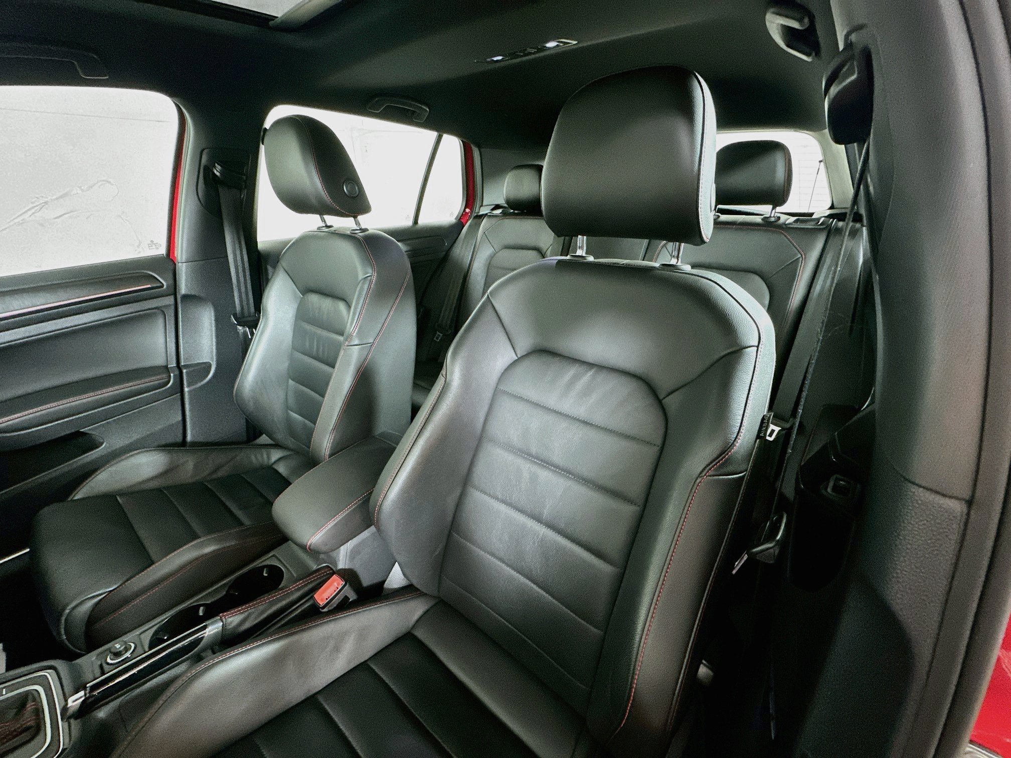 Used 2019 Volkswagen GTI SE FWD image 19
