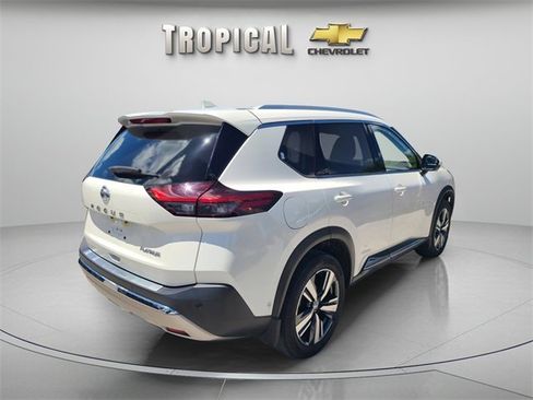 Used 2021 Nissan Rogue Platinum image 5