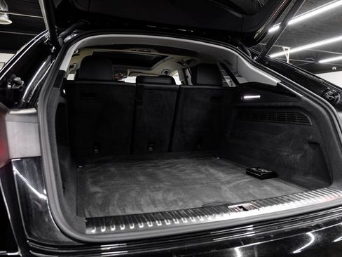 Used 2023 Audi Q8 Prestige image 65